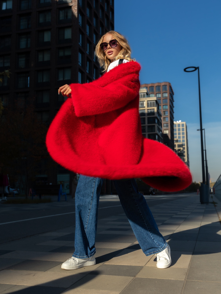 Искусственная шуба красная